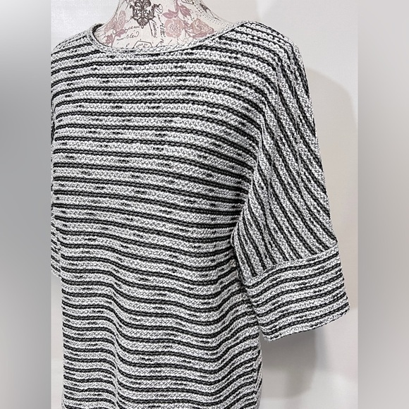 MAX STUDIO gray and black stripe knit sweater size M - Picture 3 of 15